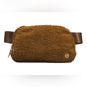 Everywhere Fleece Belt Bag